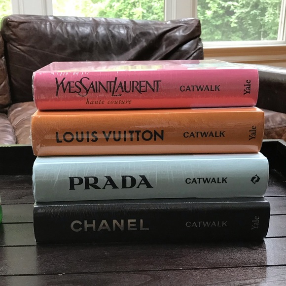 "CATWALK" Books: CHANEL*YSL*Louis Vuitton *DIOR~ - Picture 2 of 9